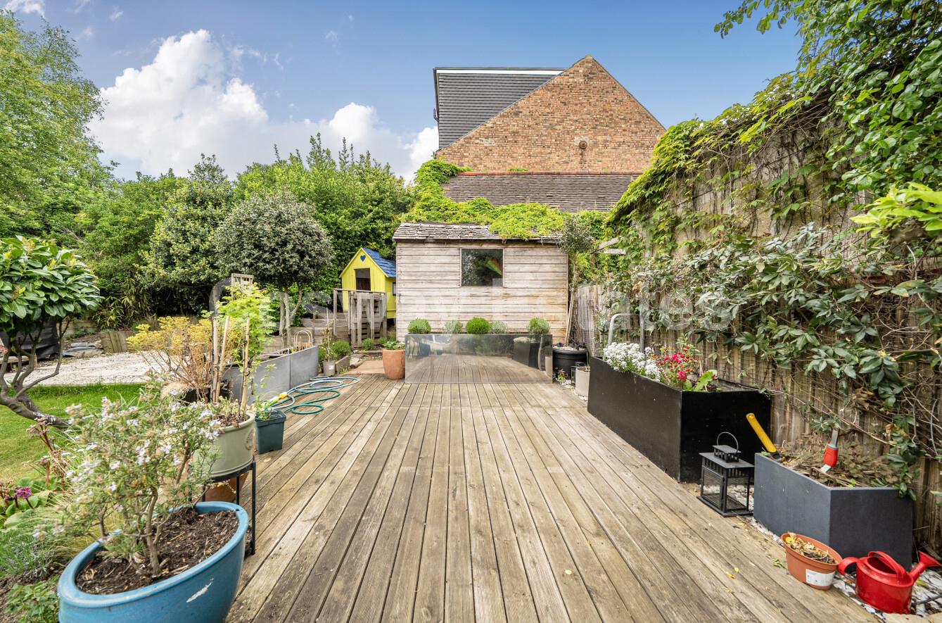 Daws Lane, Mill Hill, NW7, Mill Hill, London